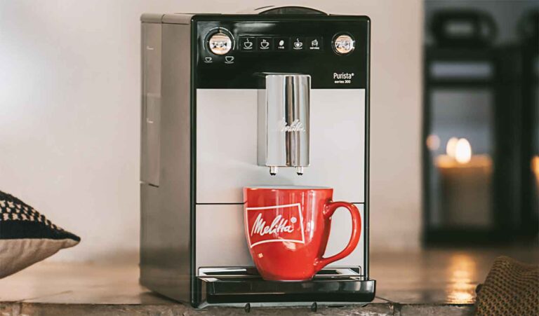 Test de la machine expresso avec broyeur Melitta Purista.