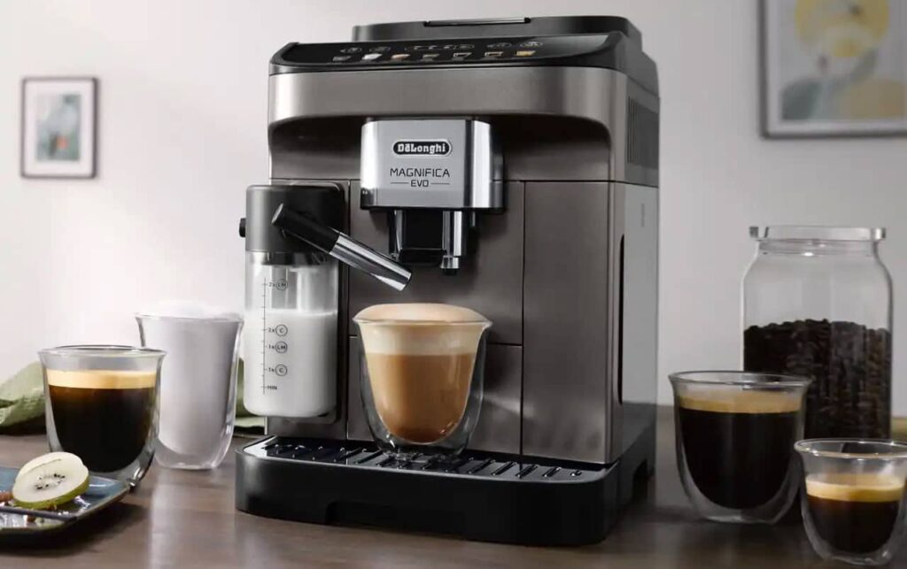 Cafetière expresso broyeur Delonghi Magnifica Evo Latte.