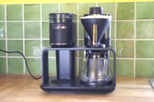 Cafetière filtre avec broyeur Melitta EPOS : elle va vous faire aimer la lenteur.
