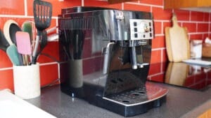 Cafetière expresso avec broyeur Delonghi Magnifica S ECAM 22.