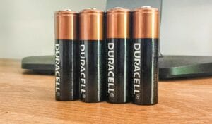 Test des accumulateurs Duracell Rechargeable Ni-MH AA 2500 mAh. (c) Labo Maison