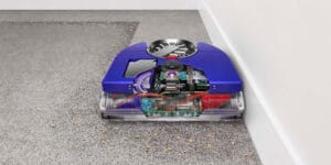 Dyson 360 Vis Nav : technologie Cyclone, brosse triple action et navigation intelligent.
