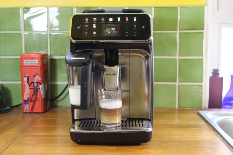 Machine à café expresso avec broyeur Philips Série 5500 LatteGo (c) Labo Maison