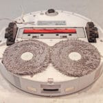 Le Roborock Qrevo S perd le bras extensible pour nettoyer le long des murs. (c) Labo Maison