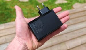 Un gros format : dimensions de 5,5 x 2,9 x 8,5 cm et 241,7 g. (c) Labo Maison