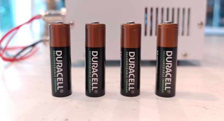 Test piles rechargeables Duracell Rechargeable Ni-MH AA 1300 mAh