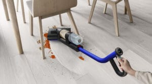 Dyson Omni-glide : des roulettes assurent une bonne maniabilité.