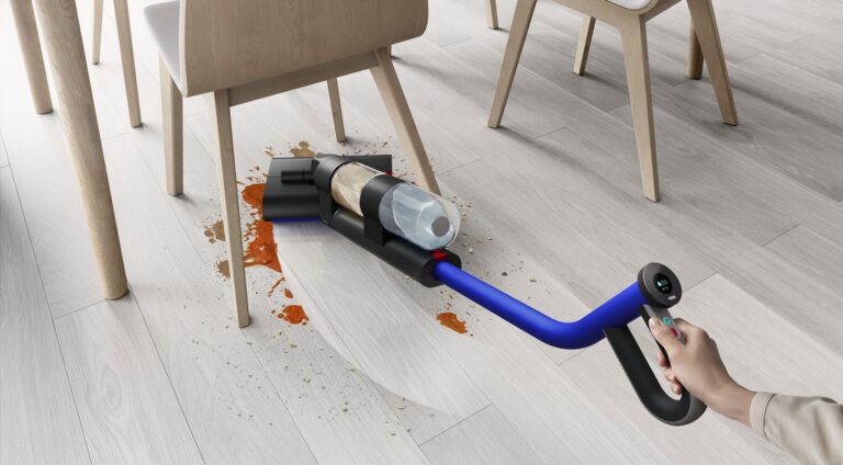 Dyson Omni-glide : des roulettes assurent une bonne maniabilité.