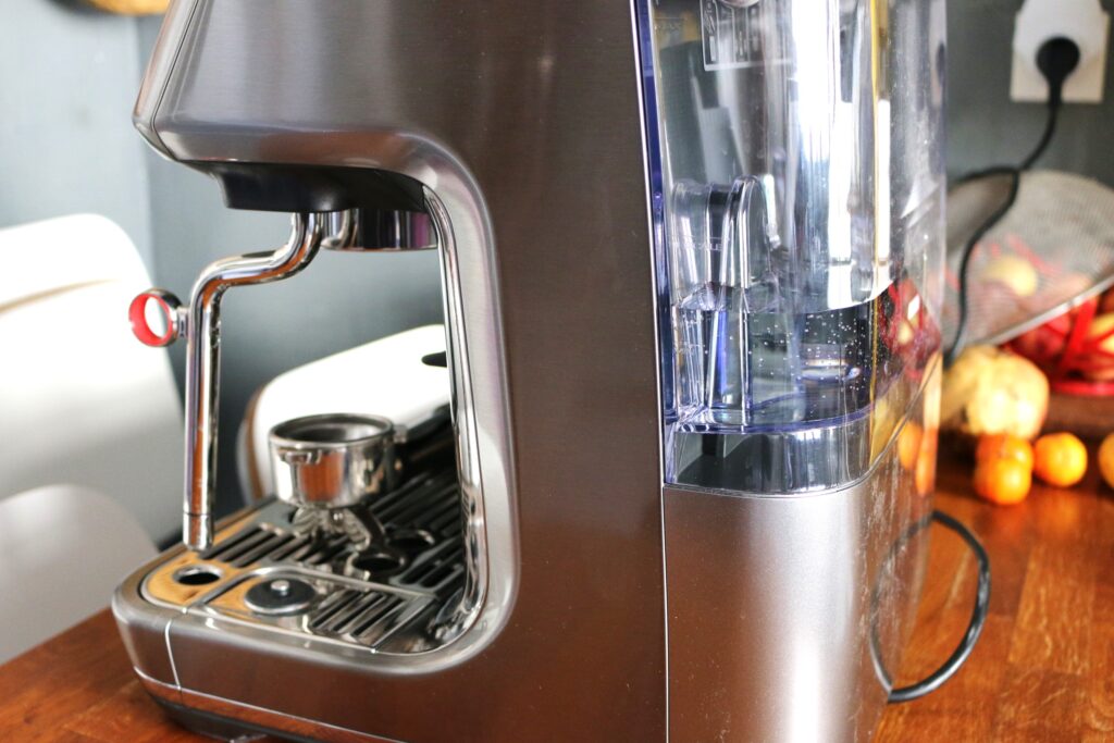 Machine à café avec broyeur semi automatique Sage Barista Touch Impress (c) Labo Maison