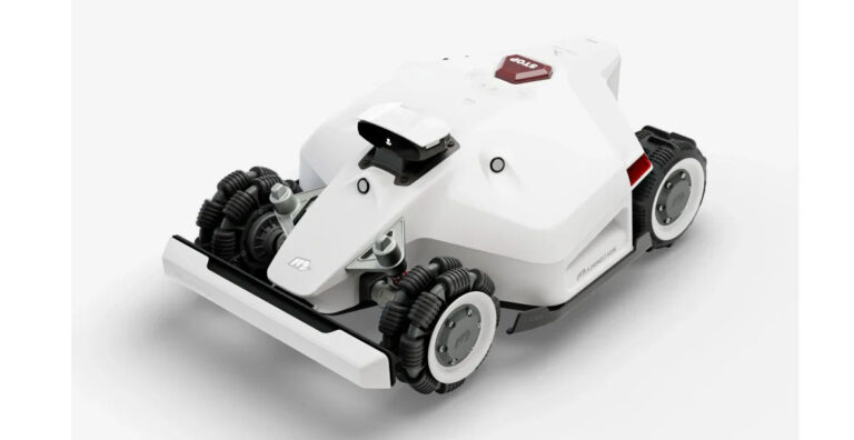 Robot tondeuse Mammotion Luba AWD disponible en trois versions : de 1000 à 5000 m².