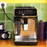 La nouvelle machine à café automatique avec broyeur Philips Serie 3300 LatteGo (c) Labo Maison