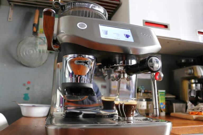 Machine à café avec broyeur semi automatique Sage Barista Touch Impress (c) Labo Maison