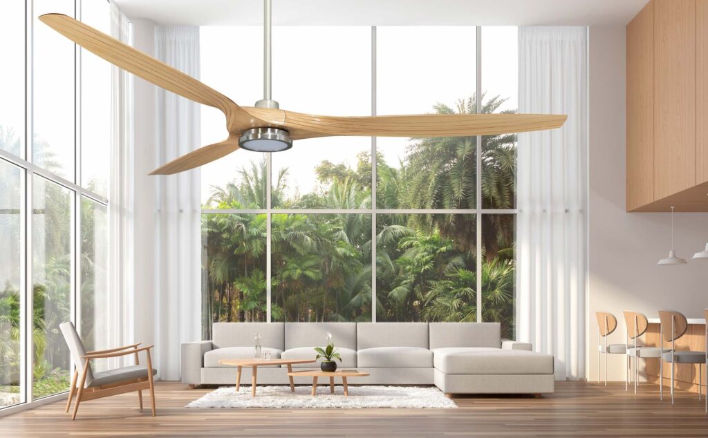 Ventilateur de plafond moderne installé dans un salon lumineux pour rafraîchir l’air ambiant.