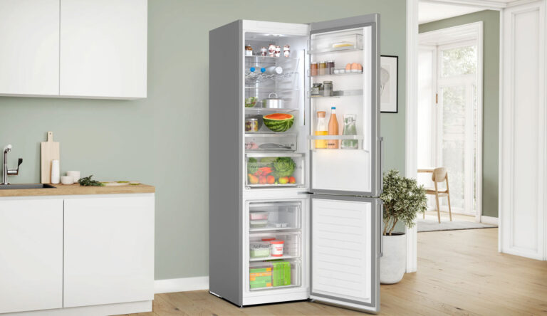Réfrigérateur combiné Bosch KGN39AIBT avec système Twin No Frost MultiAirFlow.