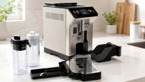 Machine à café démontée pour son entretien