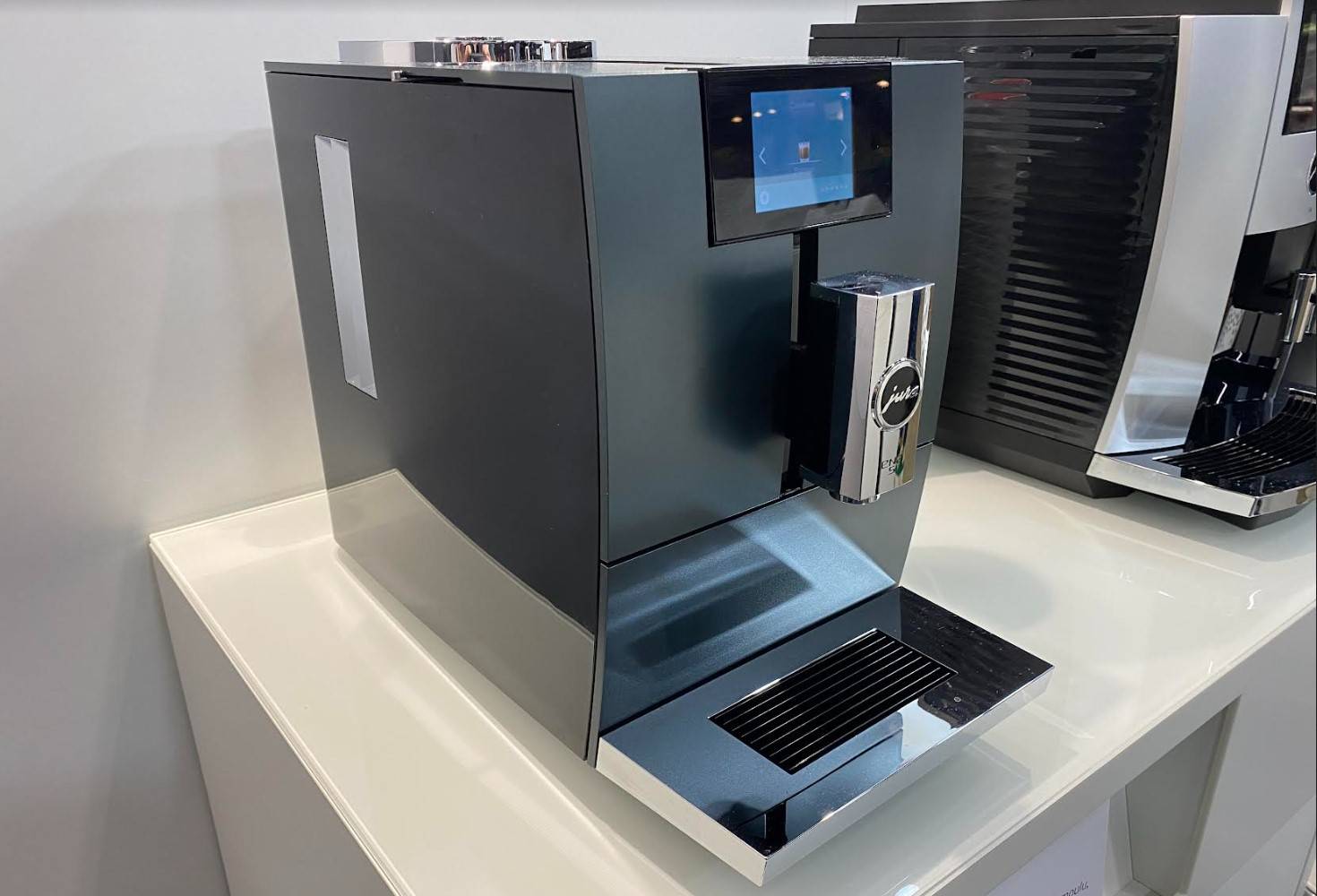 Machine à café automatique avec broyeur Jura Ena 5 (c) Labo Maison