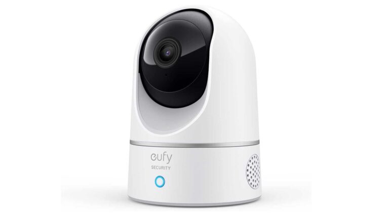 Caméra Eufy 2K Pan & Tilt : Surveillance 360° avec Suivi Intelligent et Vision Nocturne.