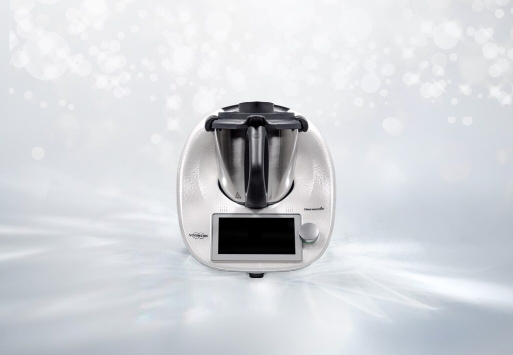 Le nouveau robot cuiseur multifonction Thermomix TM6 blanc scintillant de Vorwerk