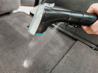 Les meilleures shampouineuses pour canapé et sièges auto en 2026