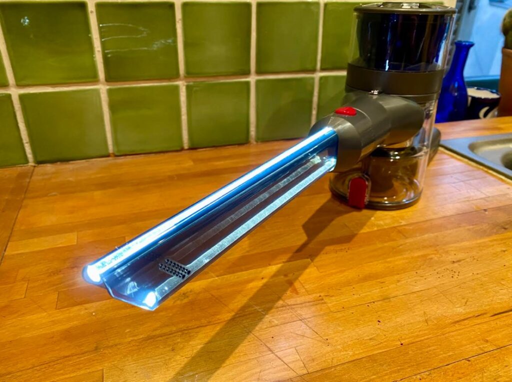 Aspirateur balai EziClean Cyclomax R12 Flex (c) Labo Maison