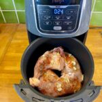 Ninja Air Fryer Max AF160EU : cuisson cuisses de poulet. (c) Labo Maison