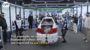 La Chine inaugure son premier centre de formation pour robots humanoïdes à Shanghai, visant 1 000 robots formés d'ici 2027. (c) ShanghaiEye魔都眼