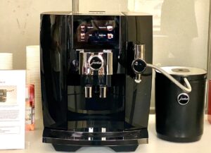 Machine à café à grain Jura J10 (c) Labo Maison