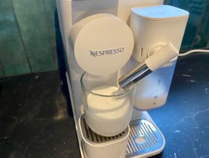 Nespresso Delonghi Lattissima One (c) Labo Maison