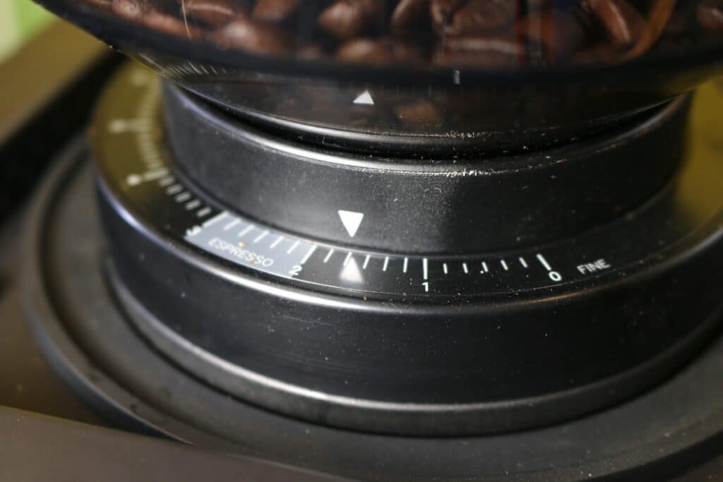 Les niveaux de mouture de la machine à café Loewe © Labo Maison