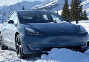 Partez au ski en voiture électrique : planifiez vos recharges, optimisez l’autonomie et profitez sereinement des pistes.