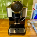 La machine à café à grain Cecotec Cremmaet Spin (c) Labo Maison