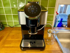 La machine à café à grain Cecotec Cremmaet Spin (c) Labo Maison