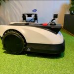 Le Ecovacs Goat O500 Panorama est équipé d'un Lidar et d'une caméra pour naviguer de manière autonome et détecter les obsatcles. (c) Labo Maison