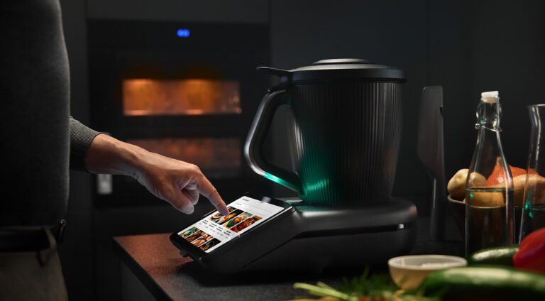 Le nouveau robot cuiseur Thermomix TM7 de Vorwerk.