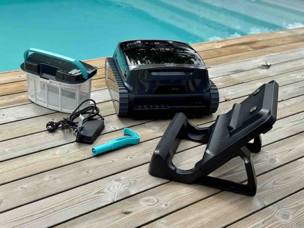 Le robot piscine Aiper Scuba X1 © Labo Maison
