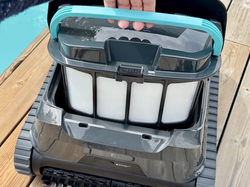 Le robot piscine Aiper Scuba X1 © Labo Maison