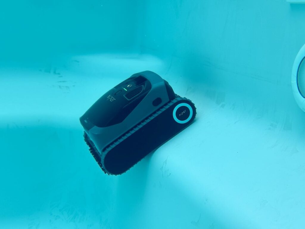 Le robot piscine Aiper Scuba X1 © Labo Maison