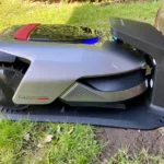 Test du robot tondeuse Dreame A2. © Labo Maison