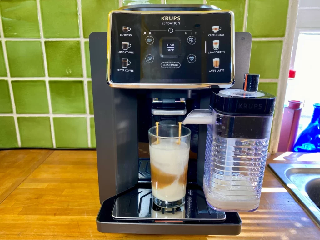 Un latte macchiato sur la Krups (c) Labo Maison