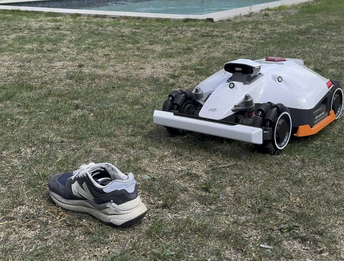 Le Luba 2 AWD X contourne les obstacles avec fluidité grâce à sa vision intelligente