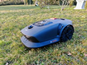 Robot tondeuse Mova 600 à prix réduit chez Amazon pour la rentrée.