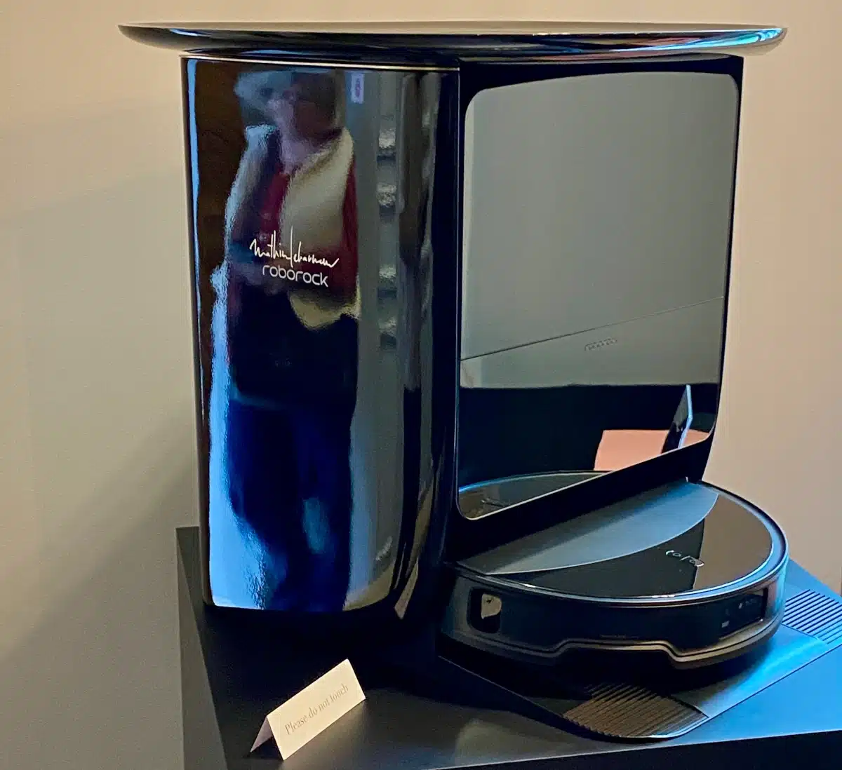 Roborock Le Compagnon by Mathieu Lehanneur (c) Labo Maison