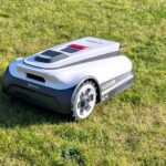 Un garage spécialement conçu pour les tondeuses Ecovacs Goat.