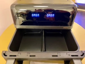 Le panier flexible du Air Fryer Mova AeroChef FD20 Pro © Labo Maison