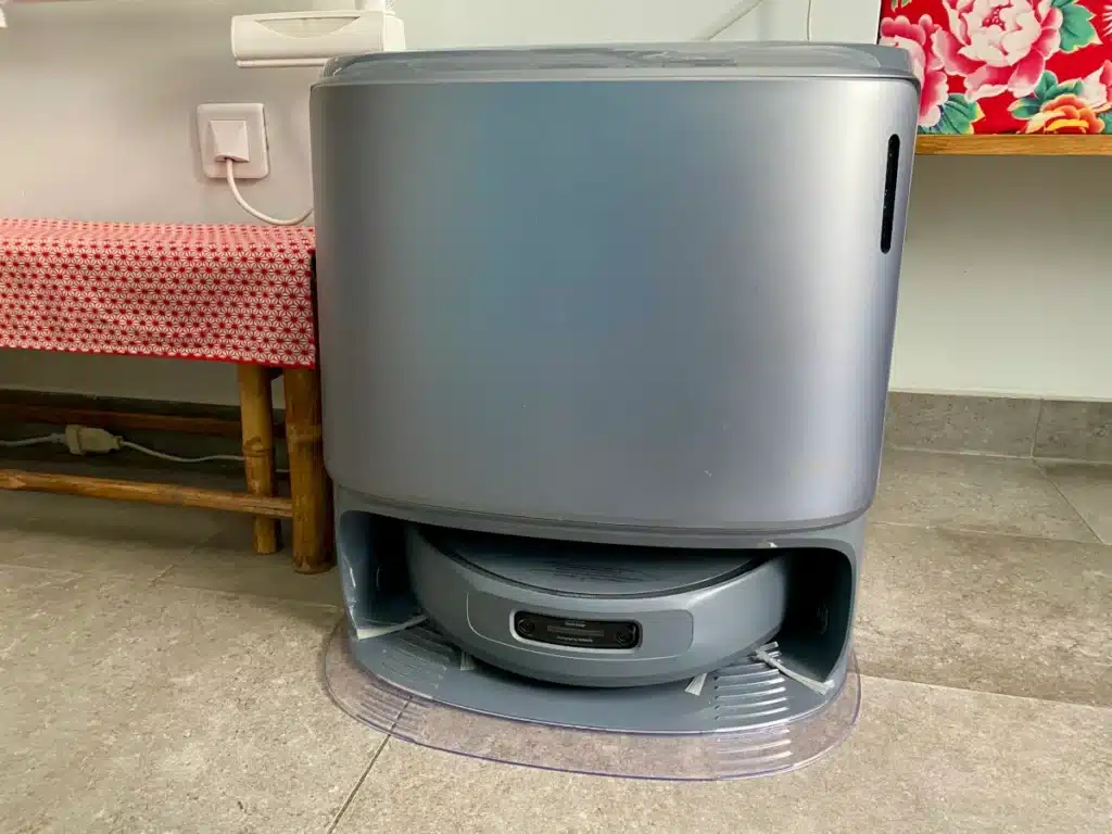 Aspirateur robot Narwal Freo Z10 Ultra © Labo Maison