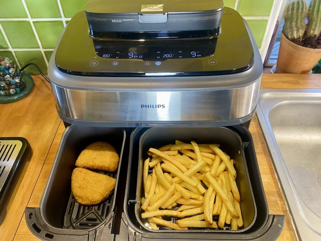 Des nuggets de poulet avec des frites, le repas préféré des enfants ! (c) Labo Maison