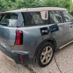 Recharge de voiture électrique : Qovoltis dévoile les vrais coûts en 2025