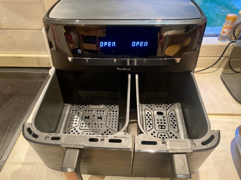Les deux cuves de l'air fryer Moulinex Dual Easy Fry XXL ©Labo Maison