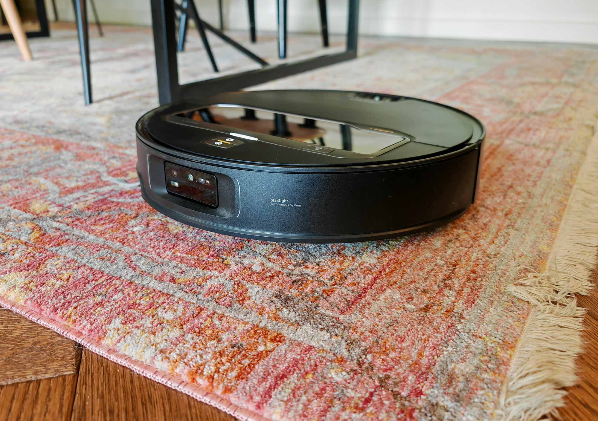 Résultats d’aspiration du Roborock Saros Z70 sur tapis à poils longs