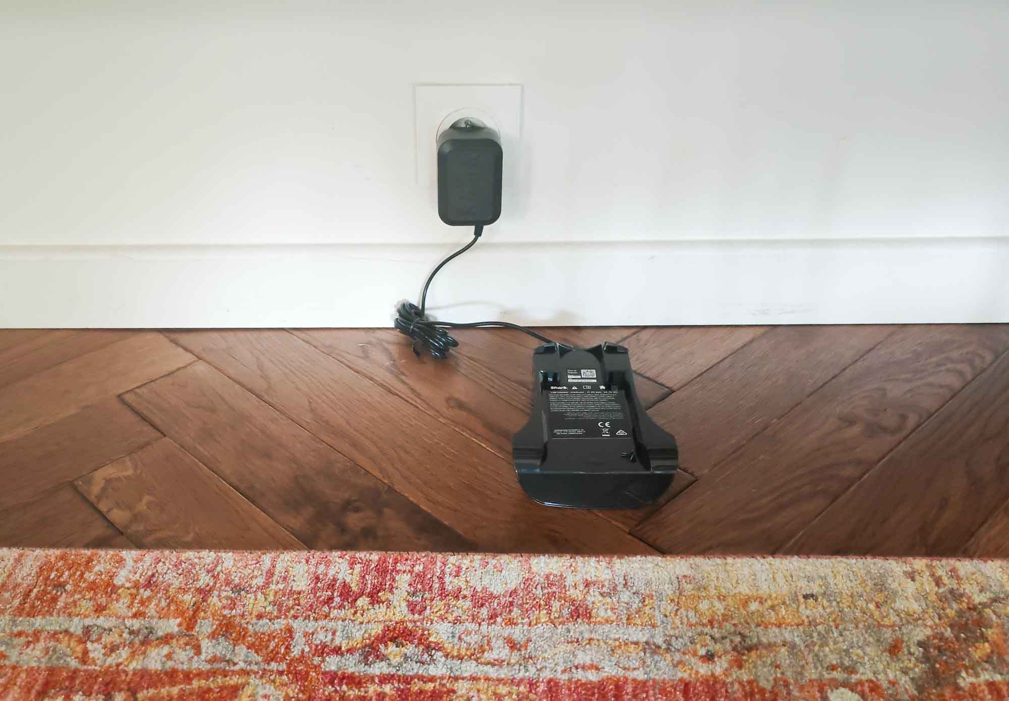 La batterie est amovible : on peut la charger séparément ou en avoir une de secours. © Labo Maison